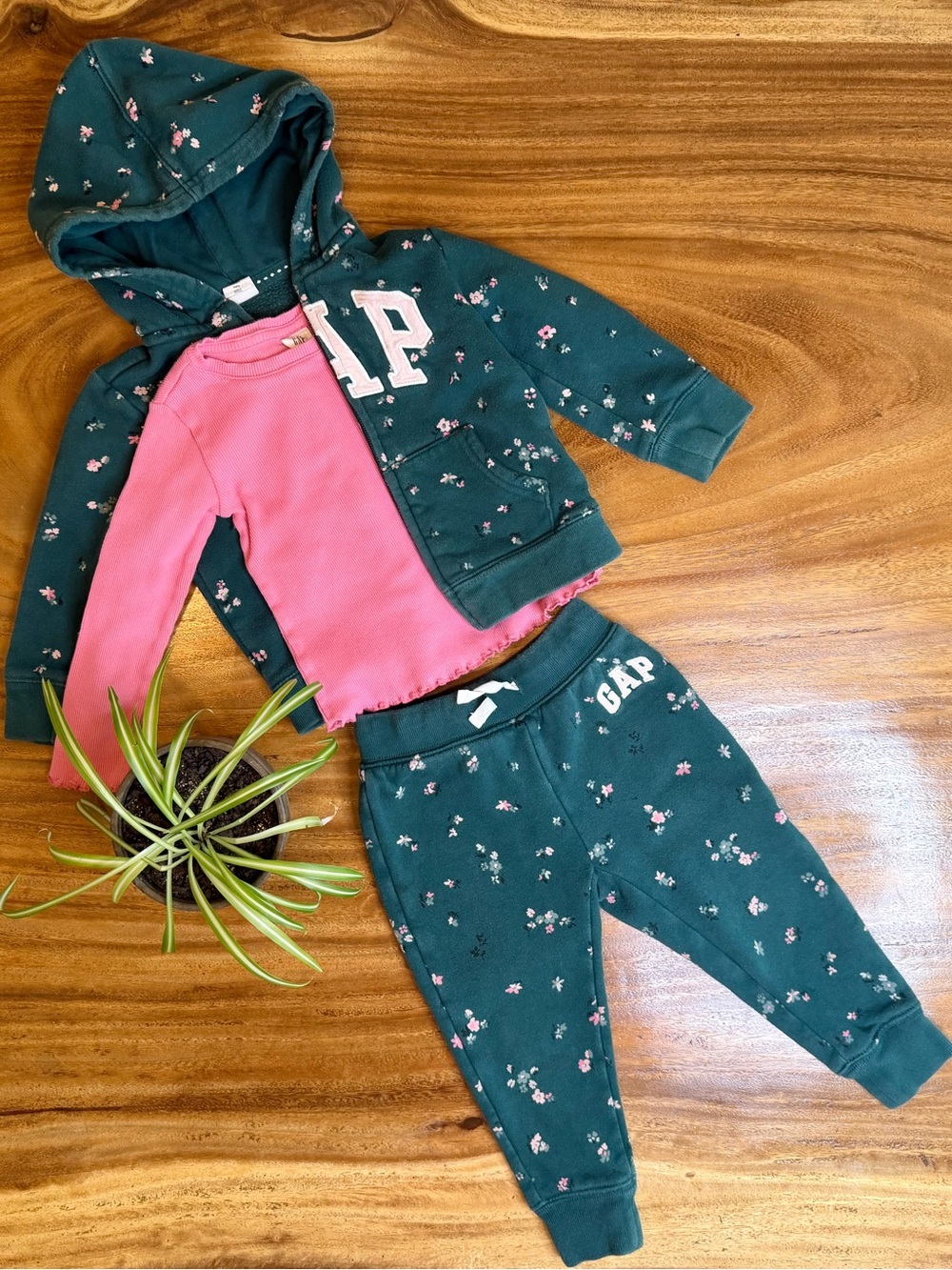 Baby Gap | Girls 3-Piece Floral Sweatsuit Set - 2T